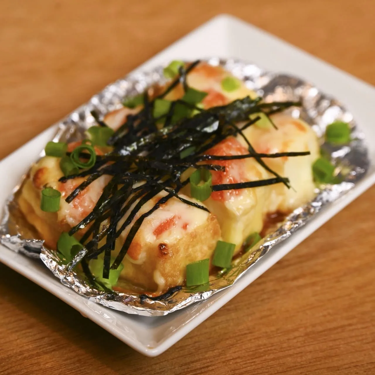海苔をのせた厚揚げ明太マヨ焼き